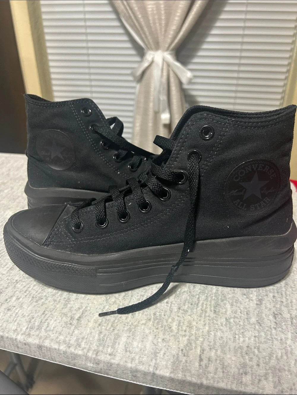 Men's Black High-Top Canvas Sneakers — Casual Lace-Up